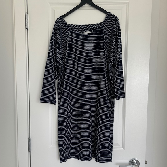 A line stripped casual Tommy Hillfigure dress - Picture 1 of 2